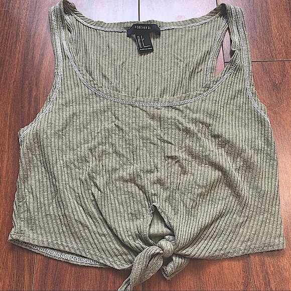 Forever 21 Tops - FOREVER 21 AMRY GREEN CROPPED TANK TOP WITH KNOT